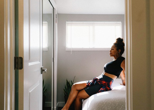 Femme chambre